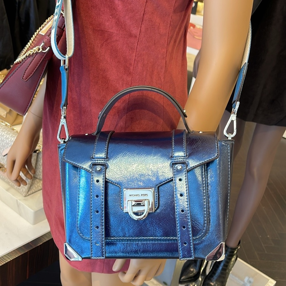 MICHAEL KORS
Manhattan Medium TH SCHOOL Crackled Metallic Leather SATCHEL
NWT - Picture 3 of 16